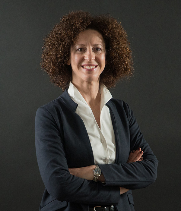 L’Avvocato Angela Zuolo esercita la propria attività nei settori del diritto civile, commerciale, bancario e fallimentare.